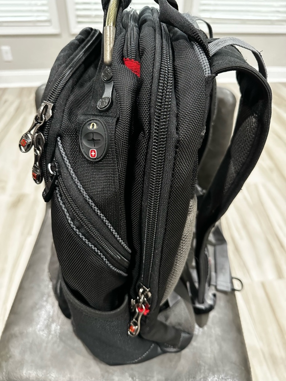 SwissGear Black and Gray Laptop Backpack - Durable Men’s Travel Bag/ Preowned - Picture 2 of 9